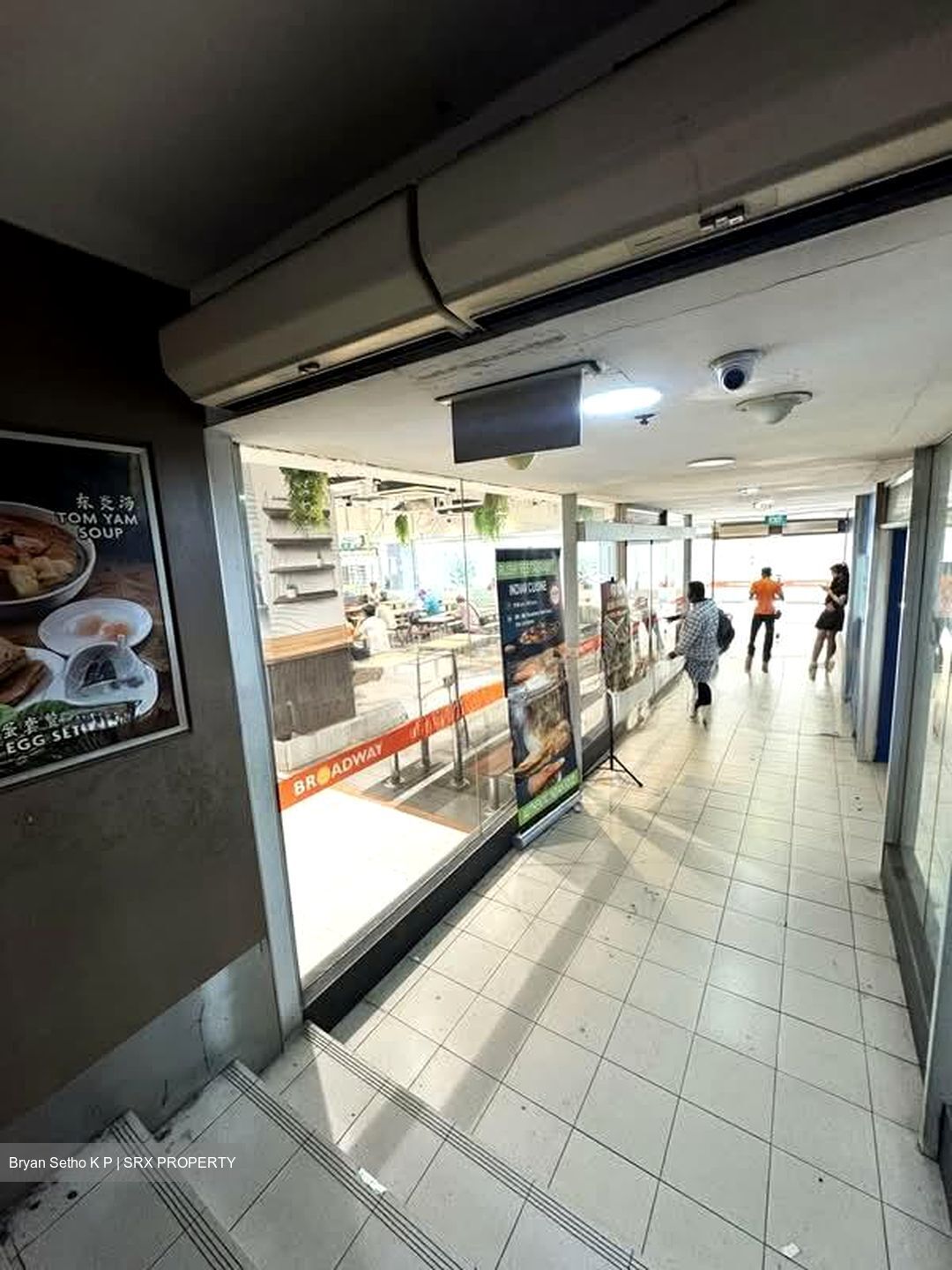Sim Lim Square (D7), Shop House #556829511